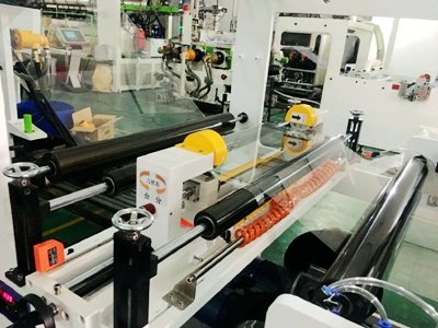 RohmaterialudeHersteller von Verpackungsanpassungen aus einer Hand Raw material extruder