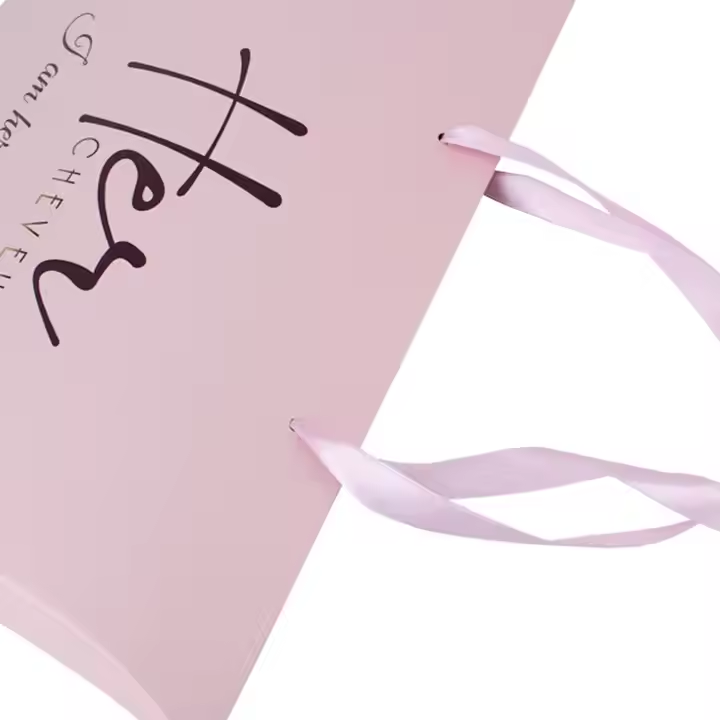 Pillow boxes with handle