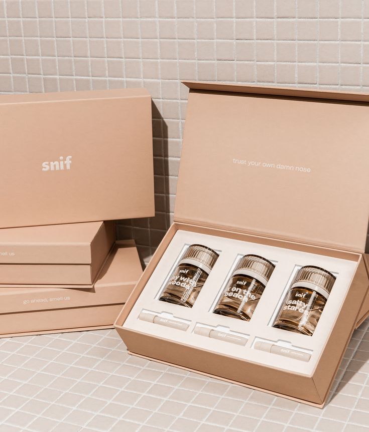 magnetic box with insert for skincare